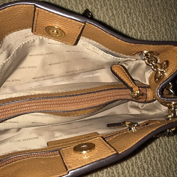 Purse - Picture 3 of 3